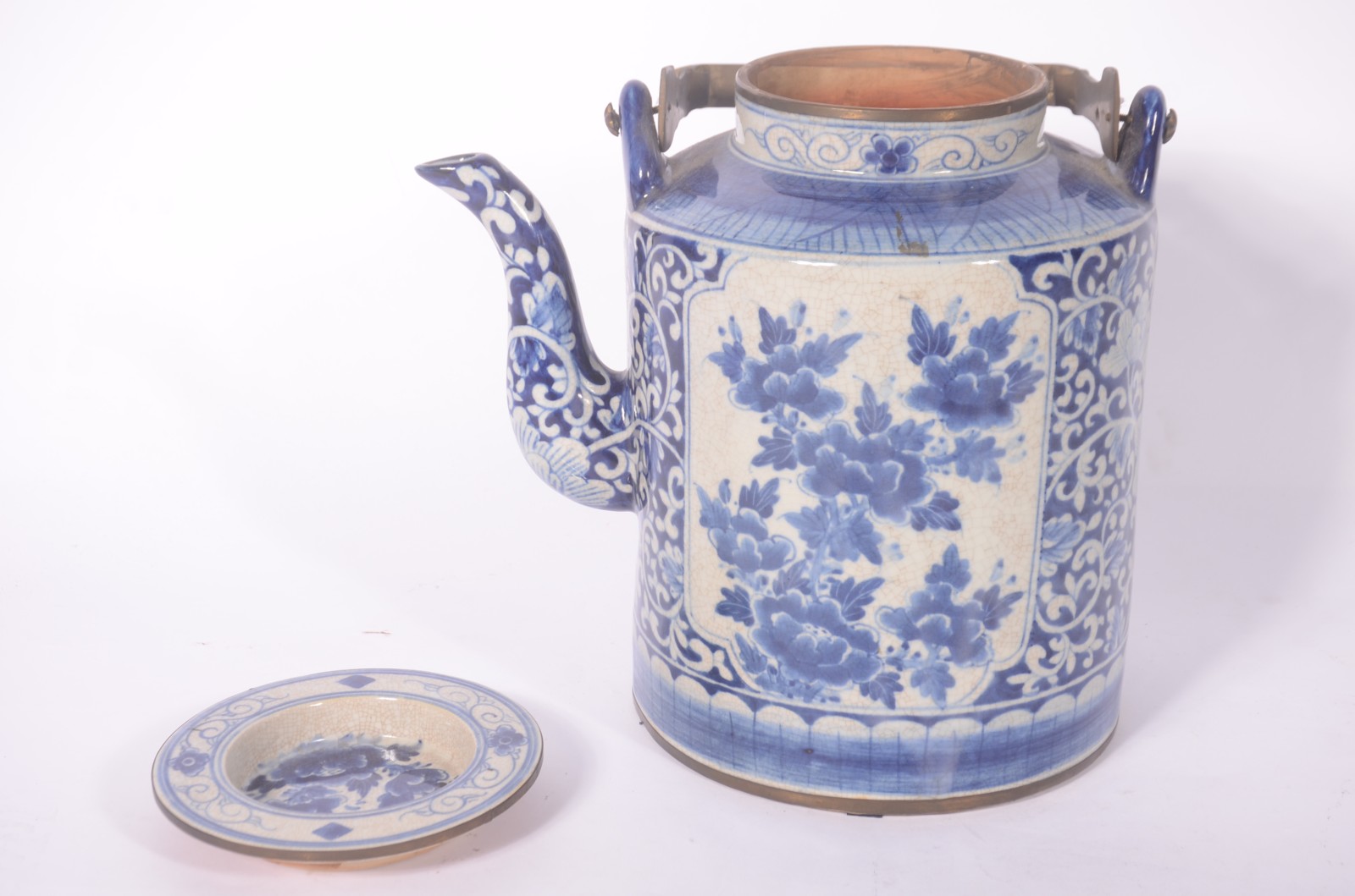 Grande chaleira decorativa de porcelana oriental em tons de azul e... - foto 3 de 8