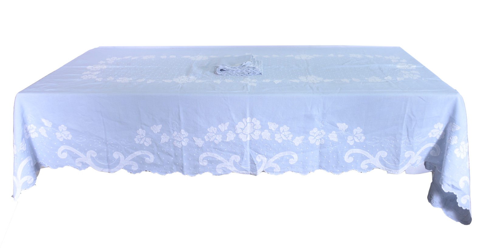 Toalha de mesa de linho azul com bordados. Acompanham 12 guardanapos. - foto 2 de 10