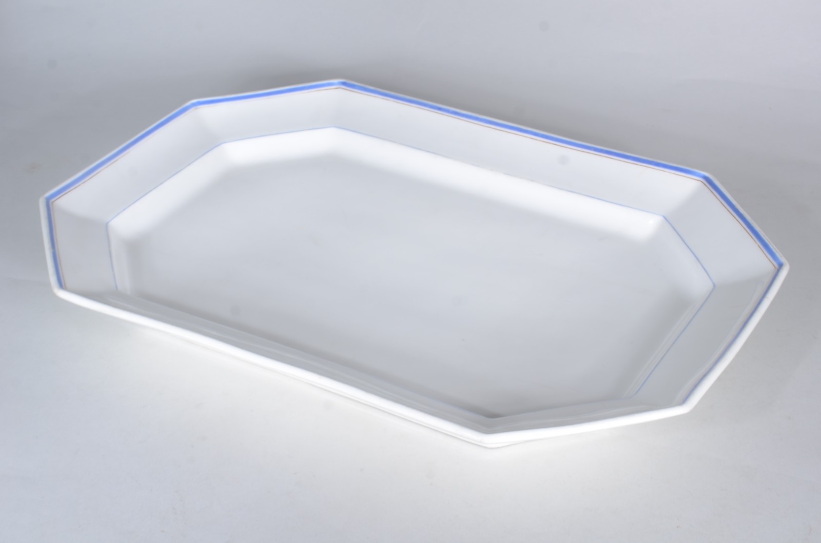 Conjunto com seis peças de porcelana europeia, sendo: fruteira com... - foto 5 de 8