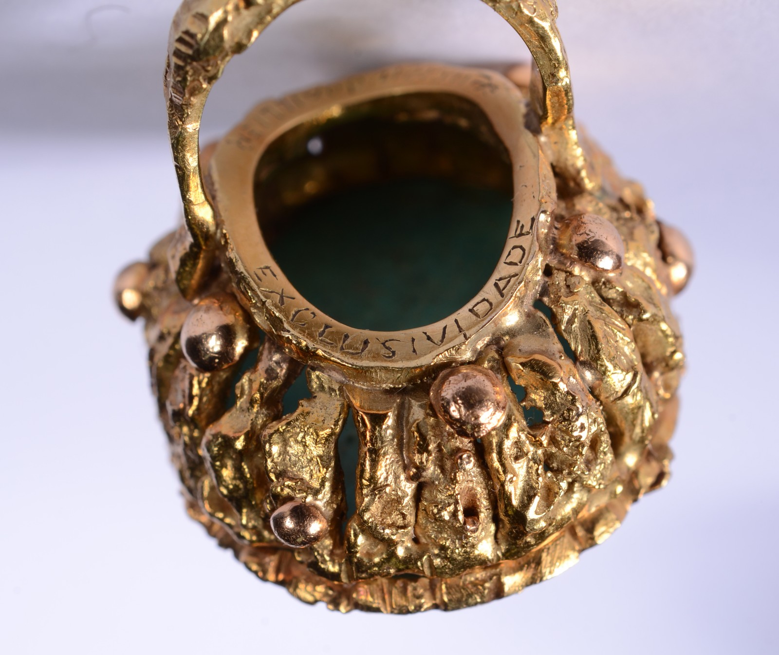 Anel de ouro 18 k., com desenho de Di Cavalcanti, assinado por Lucien... - foto 6 de 8