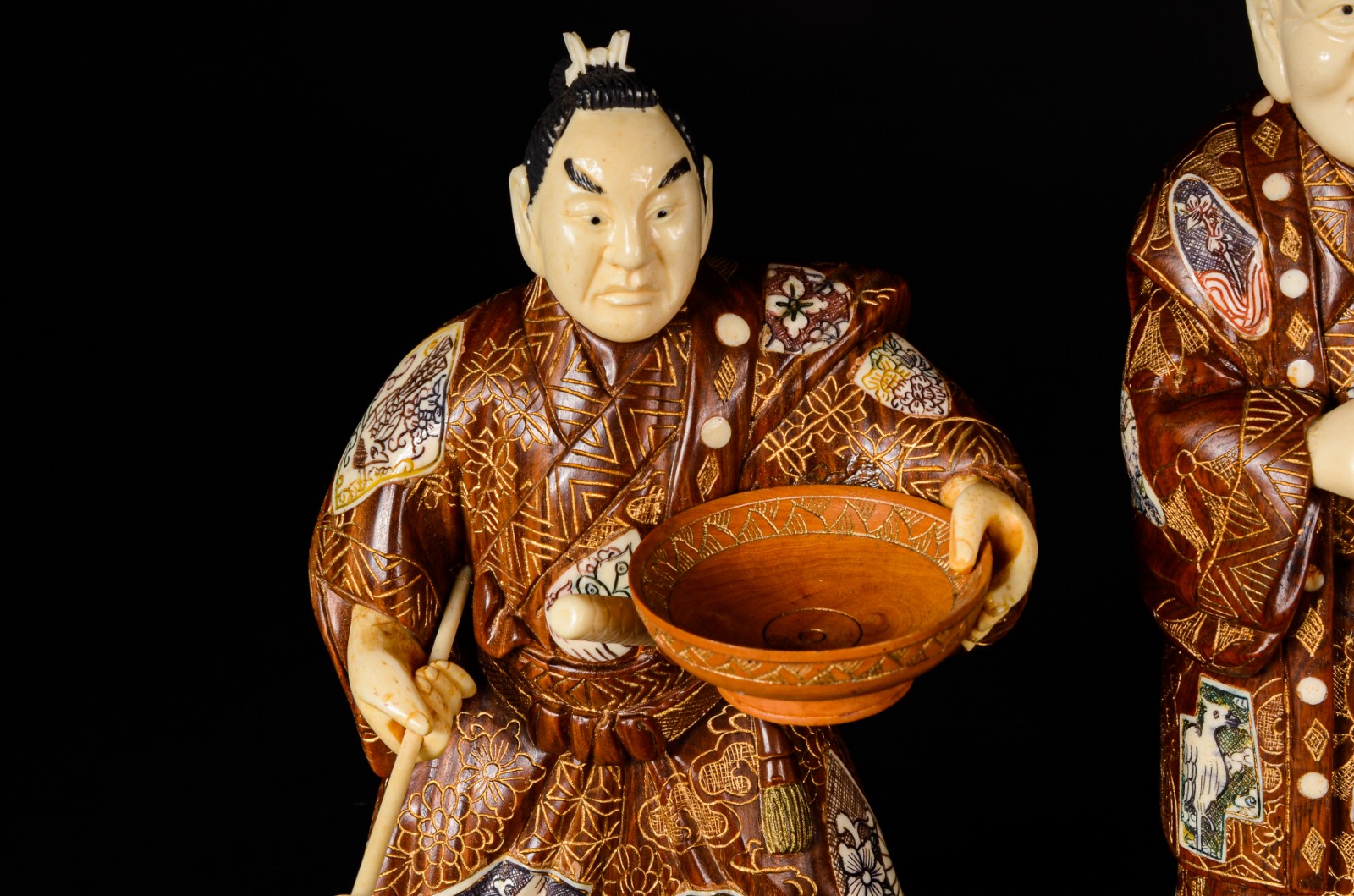 Original conjunto de quatro estatuetas japonesas em madeira com... - foto 5 de 9