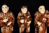 Original conjunto de quatro estatuetas japonesa... - Original conjunto de quatro estatuetas japonesas em madeira com rostos e mãos em marfim. Representa a sociedade japonesa do Japão feudal da époc...