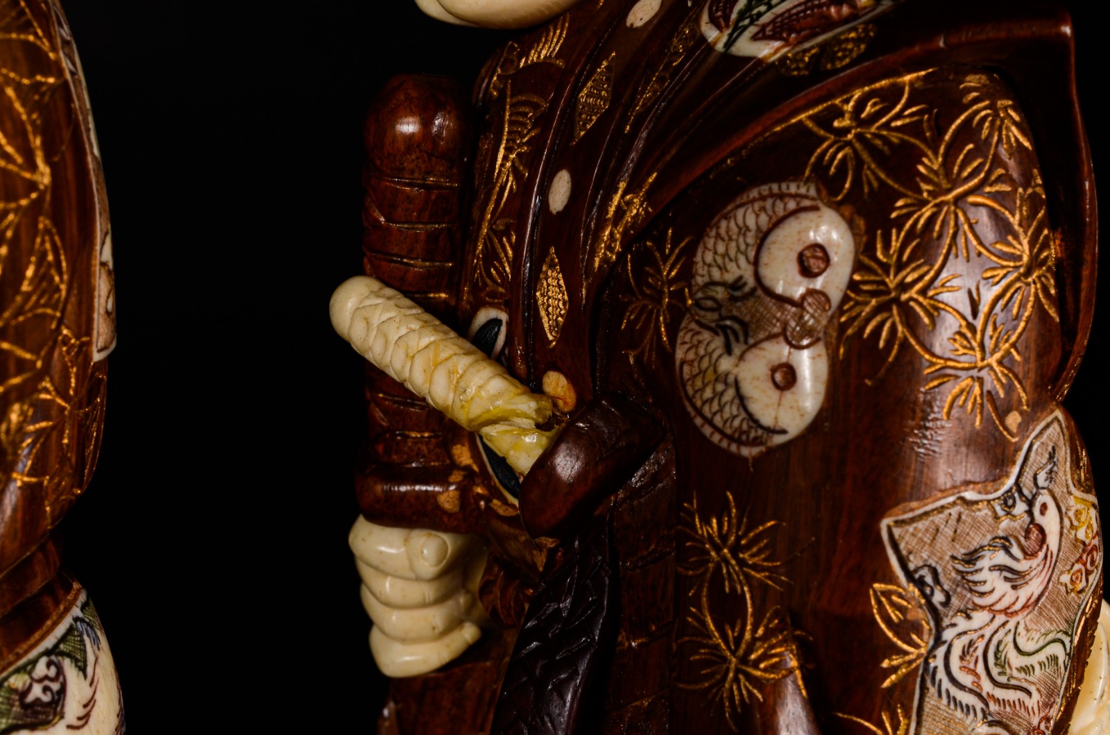 Original conjunto de quatro estatuetas japonesas em madeira com... - foto 7 de 9