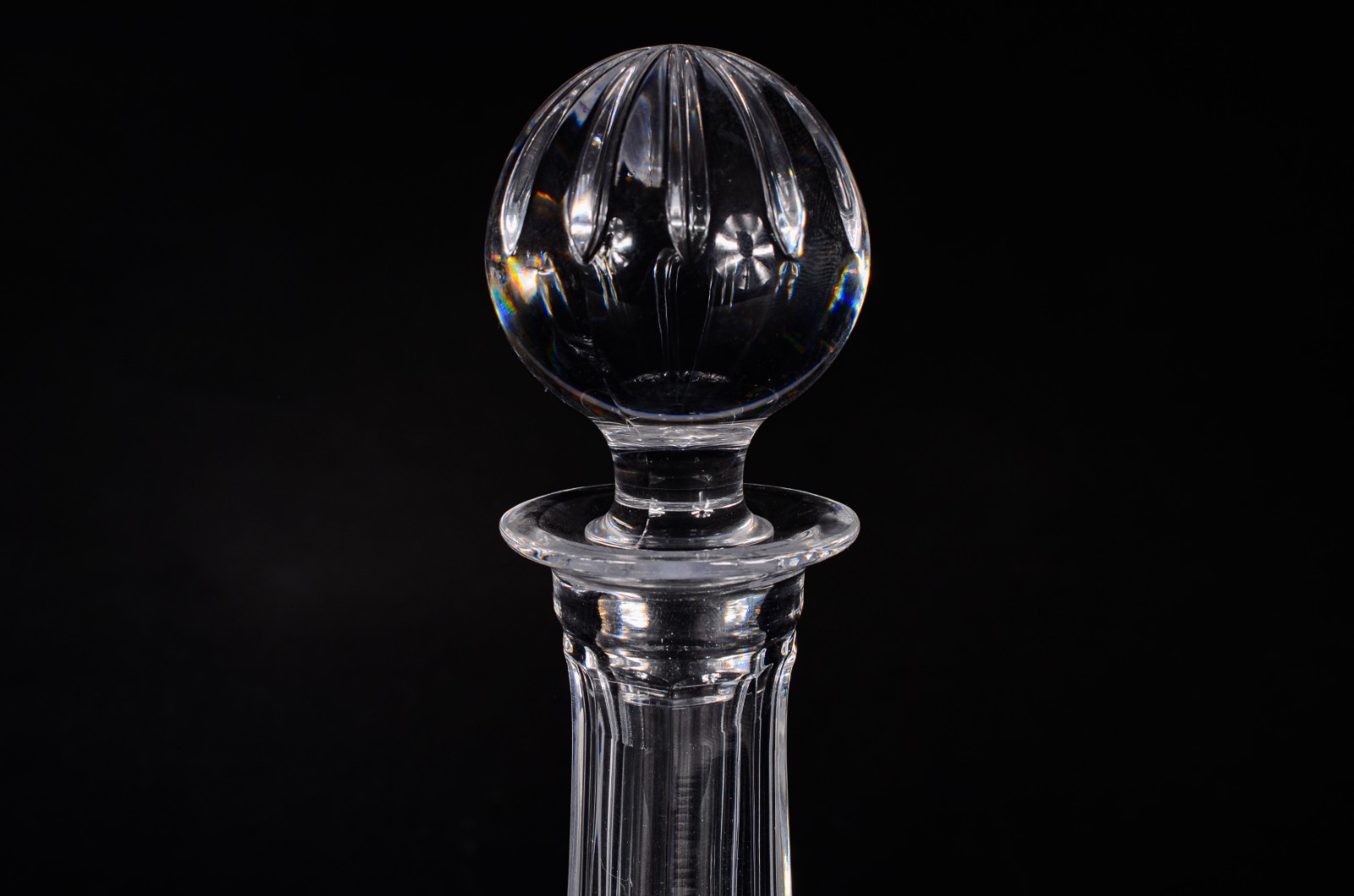 Par de garrafas "Captain Decanteur" de cristal tcheco lapidado. - foto 3 de 10