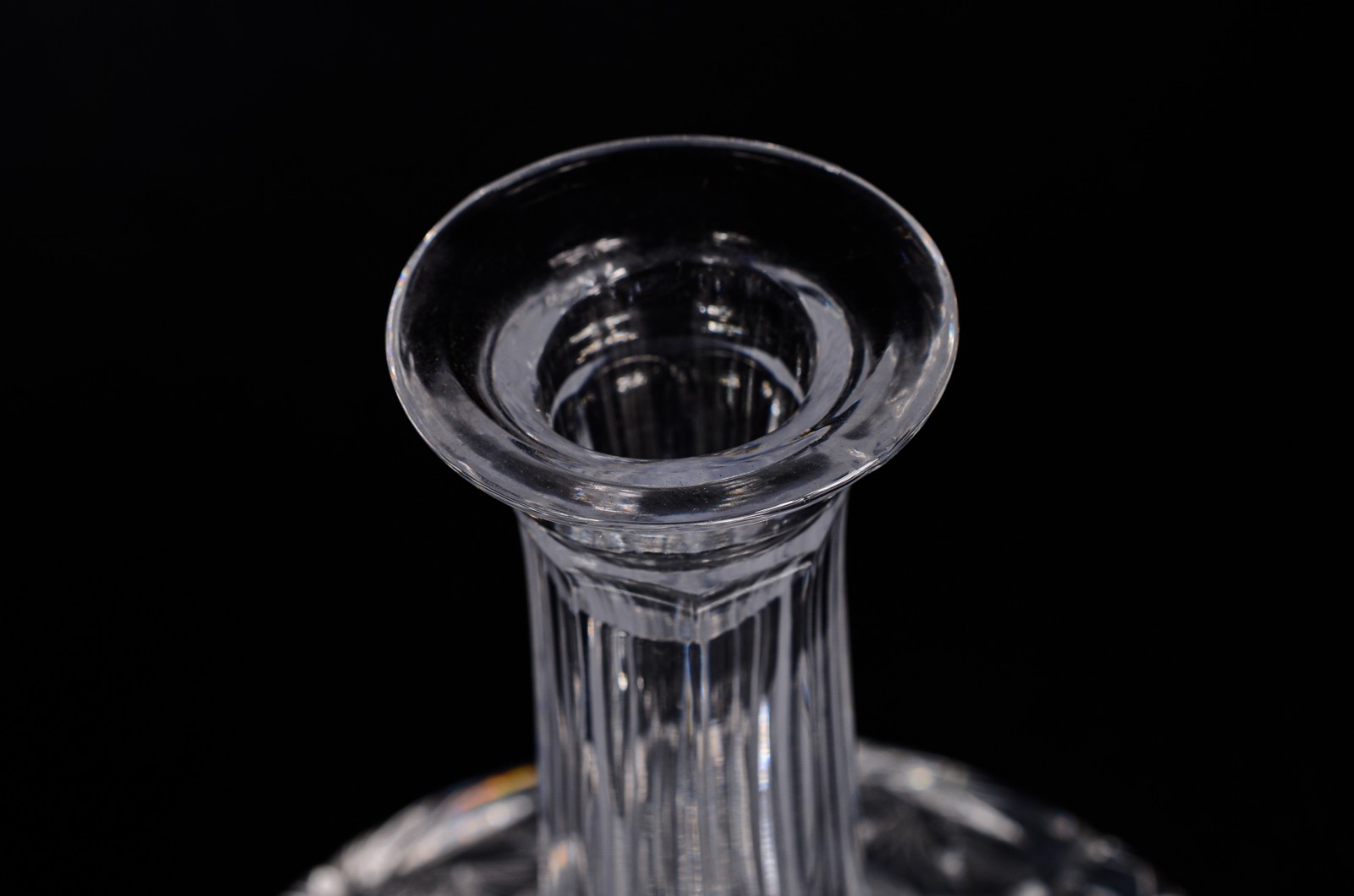 Par de garrafas "Captain Decanteur" de cristal tcheco lapidado. - foto 5 de 10