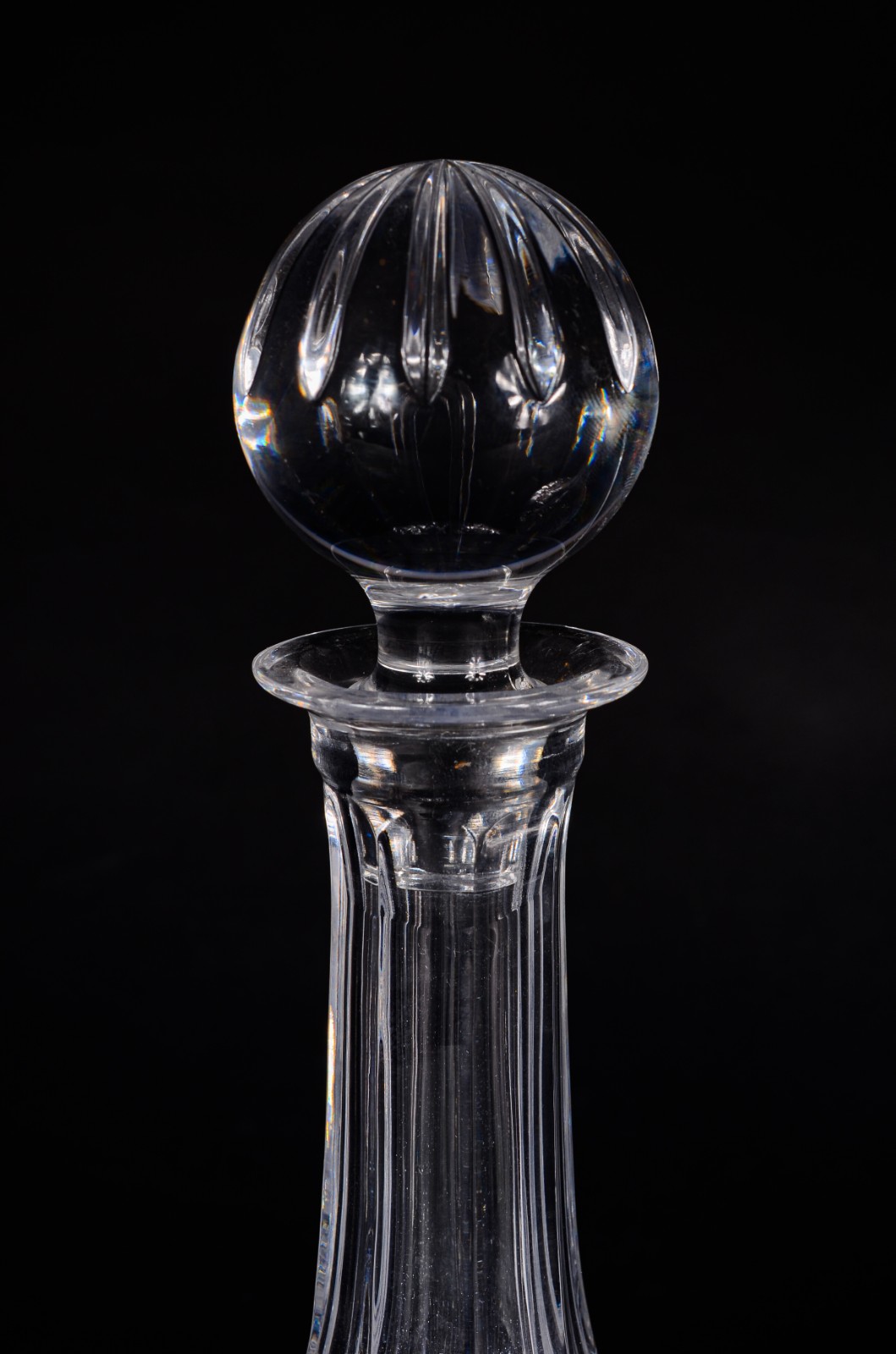 Par de garrafas "Captain Decanteur" de cristal tcheco lapidado. - foto 8 de 10