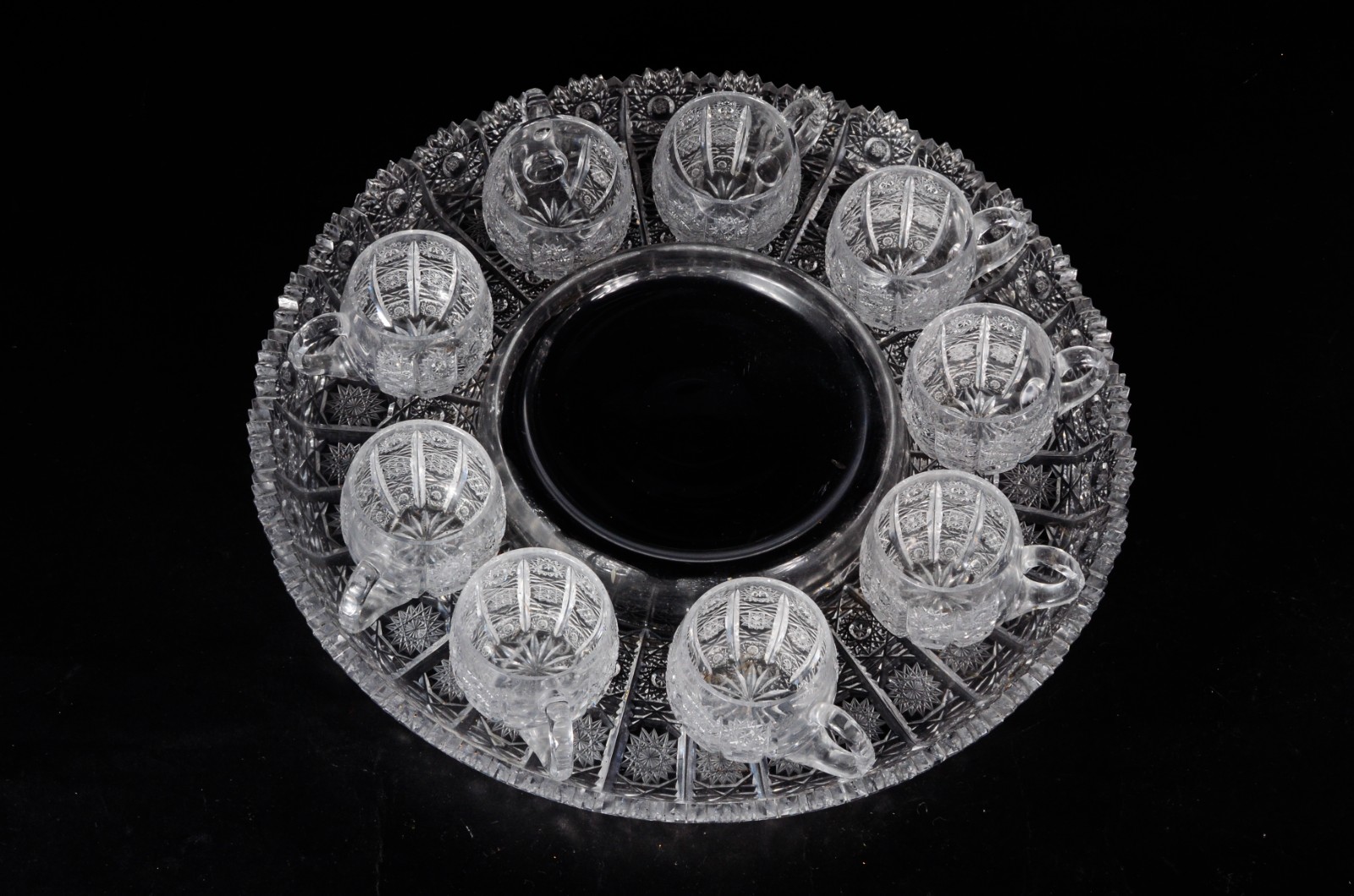 Conjunto de poncheira de cristal tcheco ricamente lapidado a mão, com... - foto 2 de 11