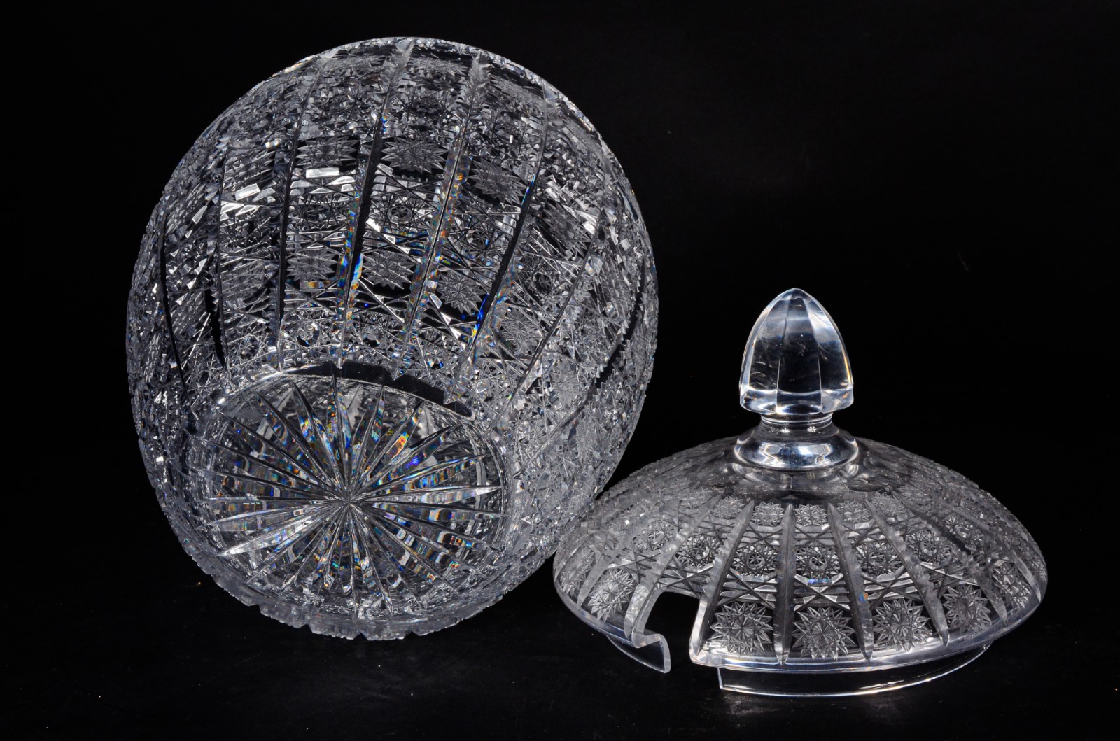 Conjunto de poncheira de cristal tcheco ricamente lapidado a mão, com... - foto 10 de 11