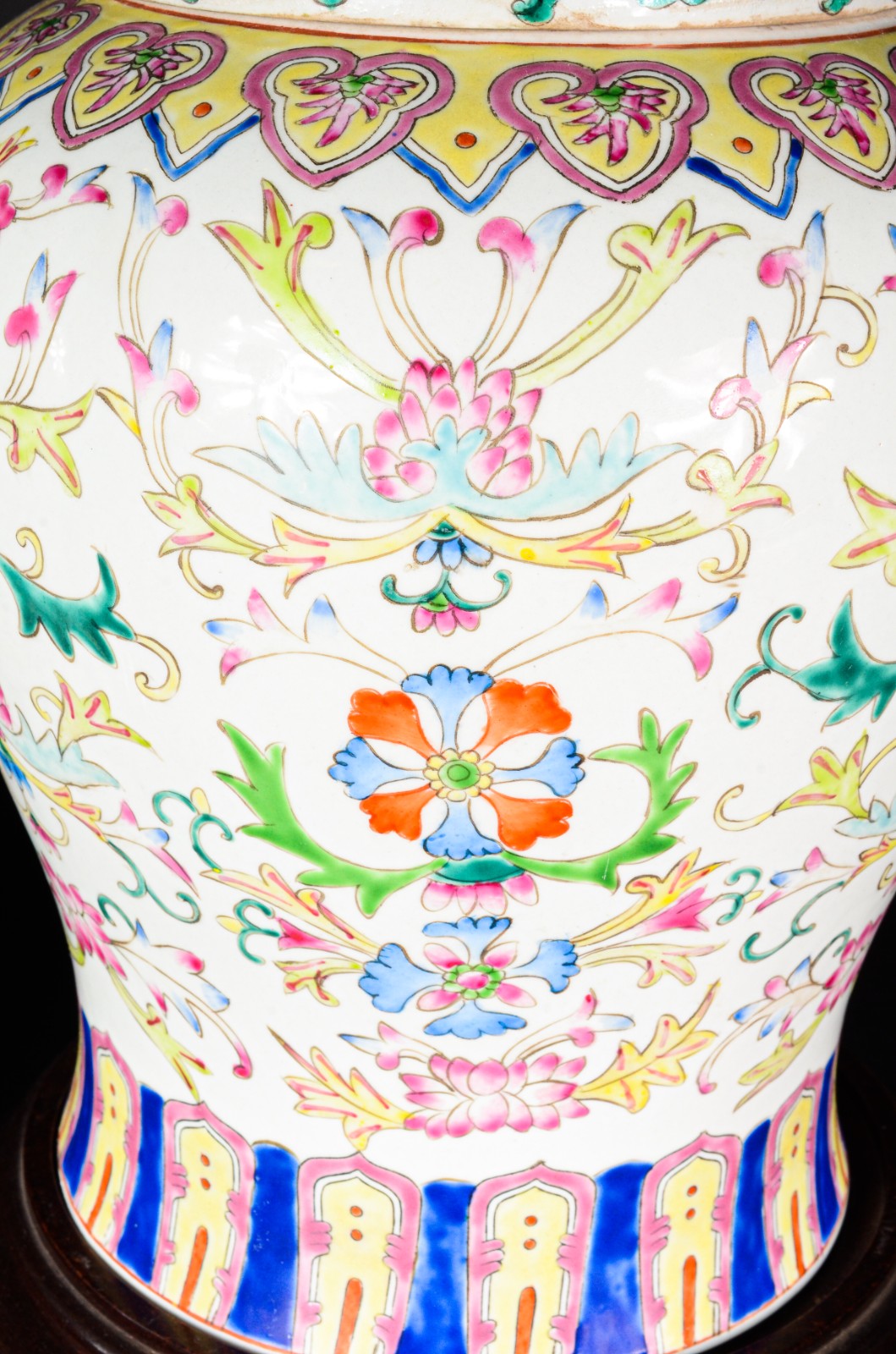 Par de potiches de porcelana oriental decorados com guirlandas... - foto 3 de 7