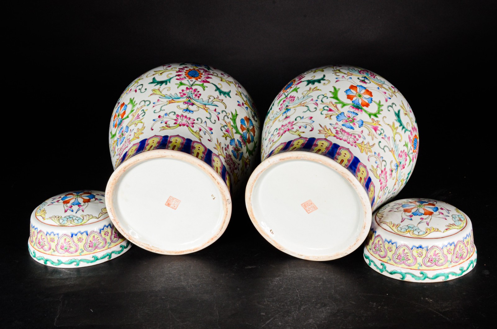Par de potiches de porcelana oriental decorados com guirlandas... - foto 6 de 7