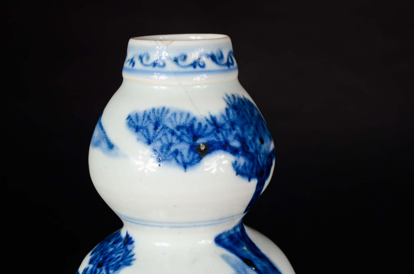 Vaso de porcelana chinesa moldada em gomos, decorada com figuras e... - foto 3 de 9