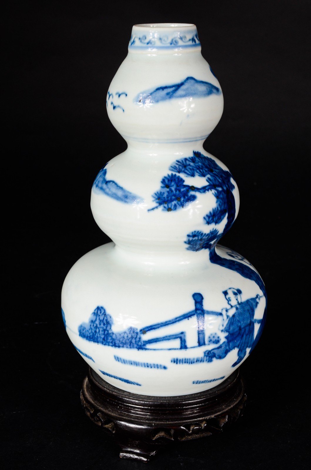 Vaso de porcelana chinesa moldada em gomos, decorada com figuras e... - foto 6 de 9
