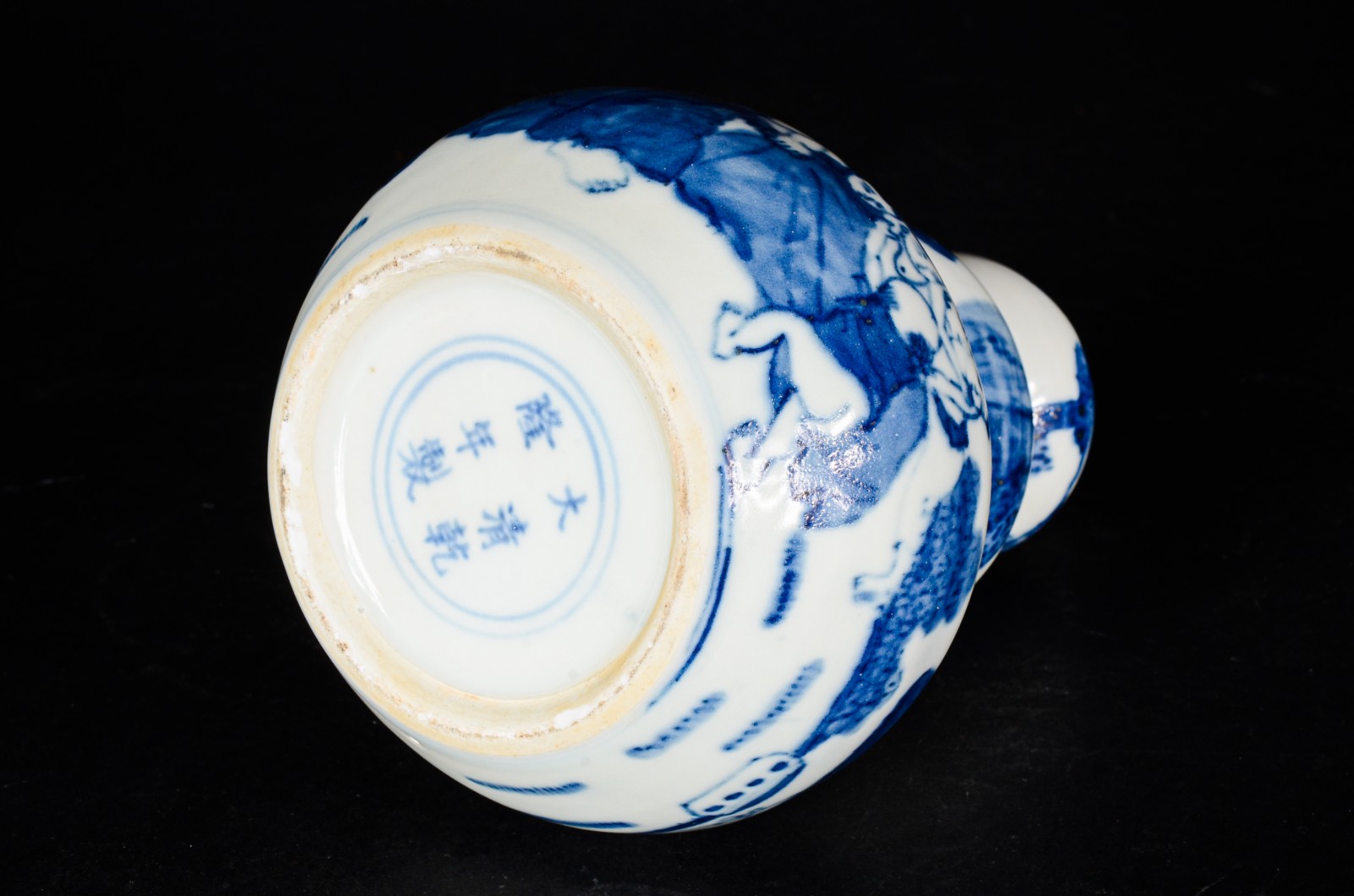 Vaso de porcelana chinesa moldada em gomos, decorada com figuras e... - foto 8 de 9
