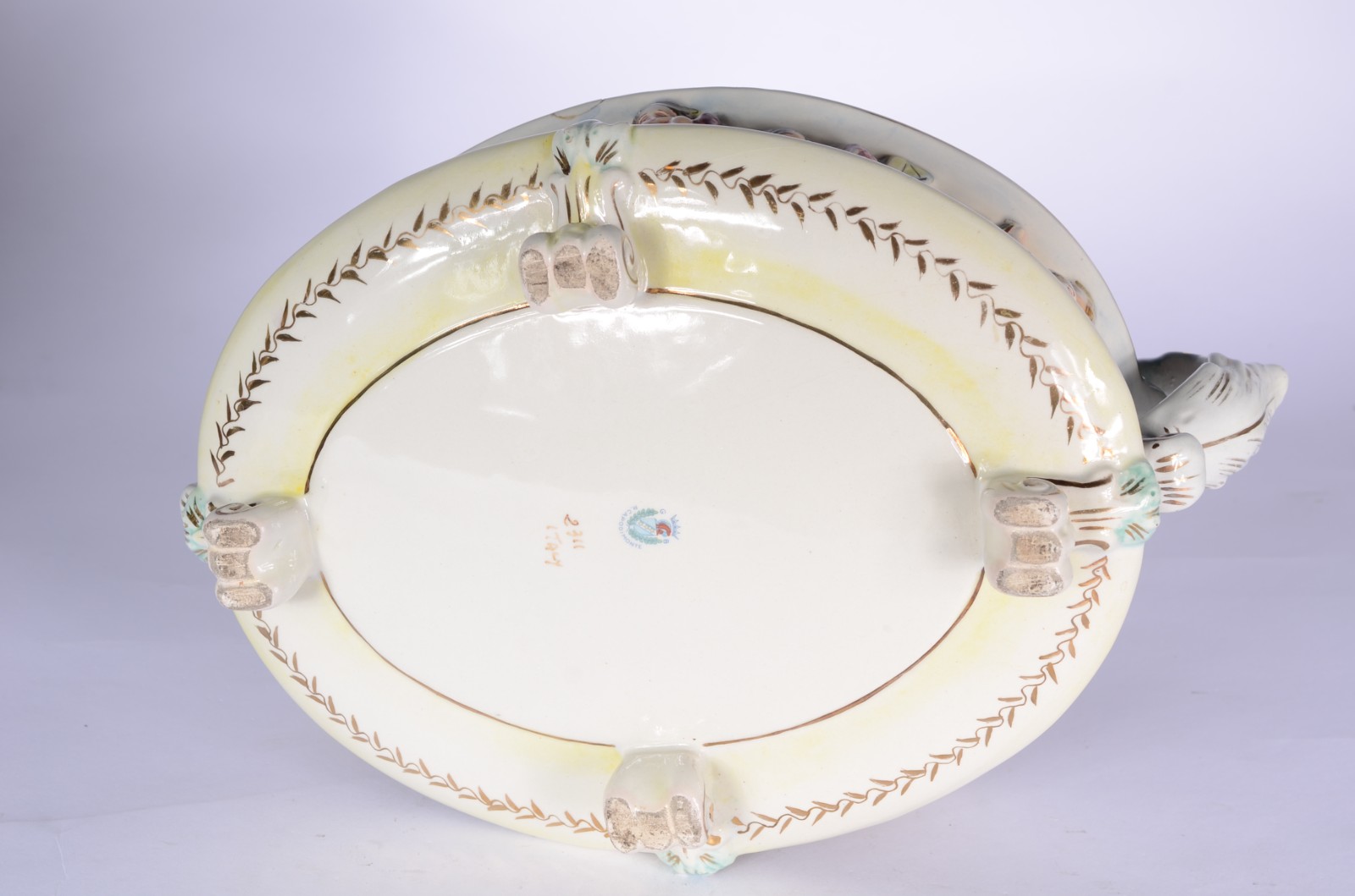 Fruteira de porcelana italiana Capo Di Monti, decorada com figuras de... - foto 4 de 6