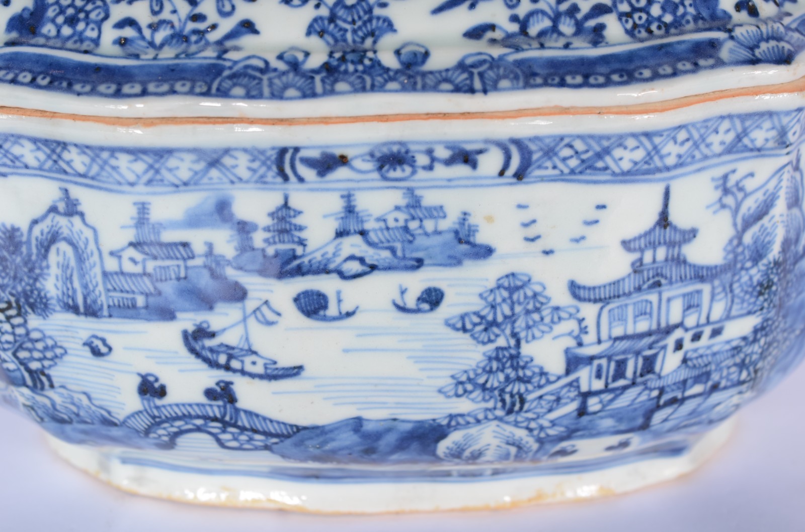 Sopeira em porcelana chinesa da Companhia da Índias, de formato... - foto 4 de 7