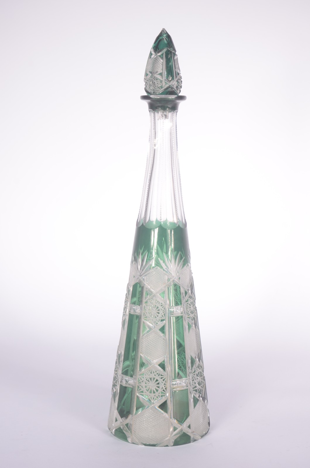 Garrafa de cristal frances doublé verde lapidado, bocal serrilhado... - foto 1 de 8