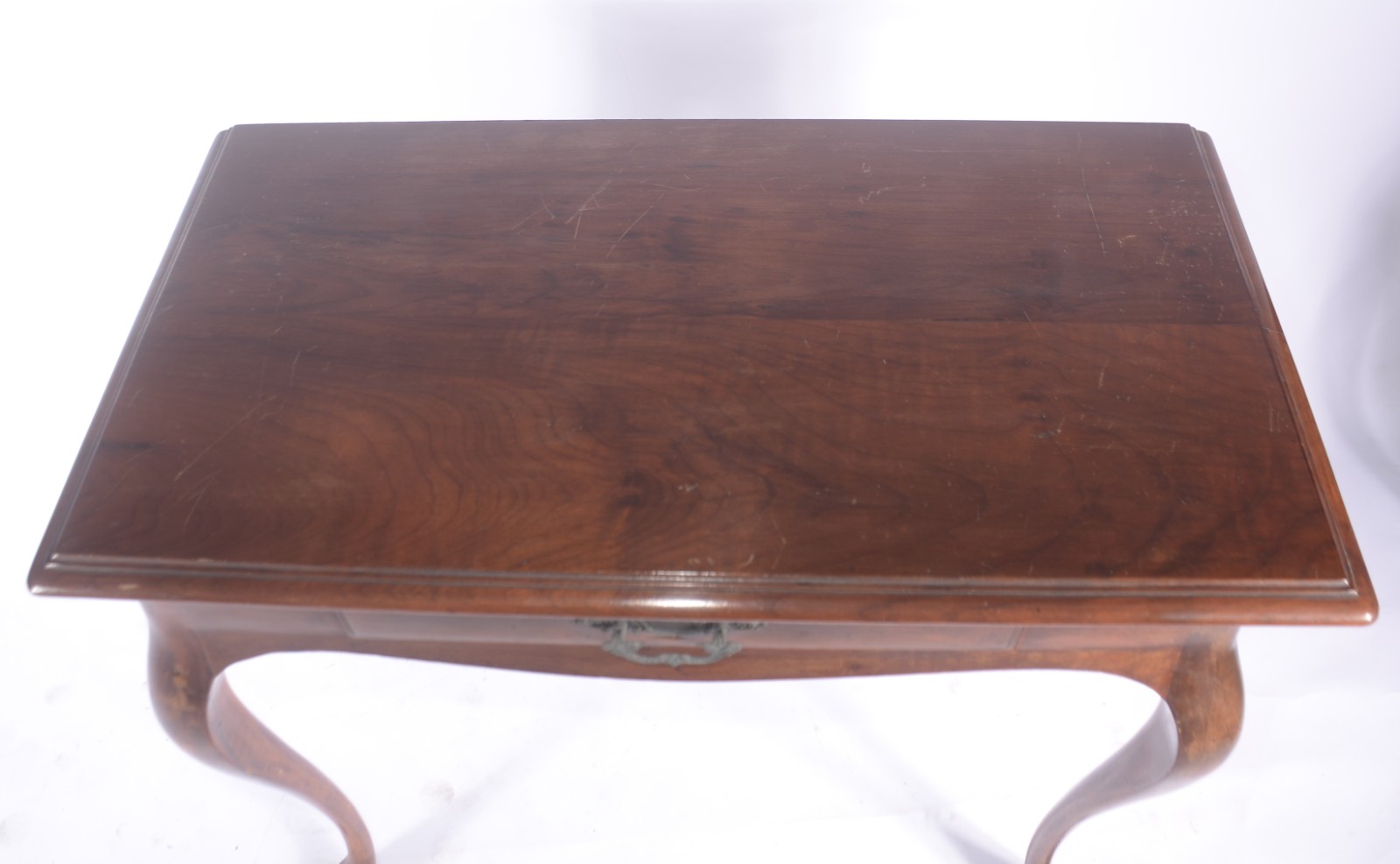 Mesa de madeira nobre com uma gaveta, estilo Chipendale, pernas... - foto 3 de 6
