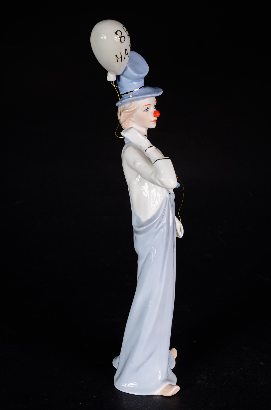 Estatueta de porcelana policromada representando palhaço. - foto 2 de 6