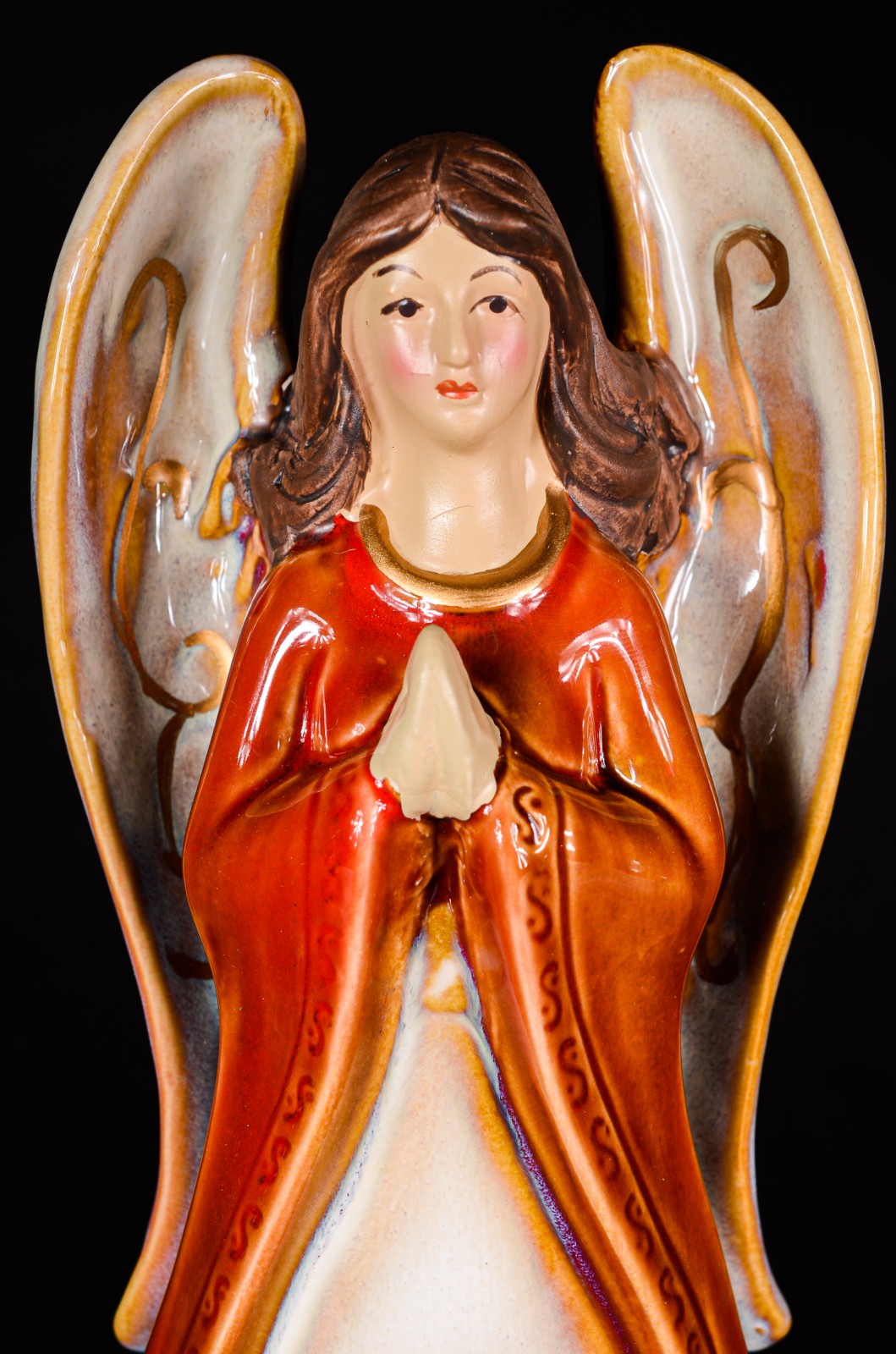 Estatueta de porcelana policromada representando anjo. - foto 5 de 6