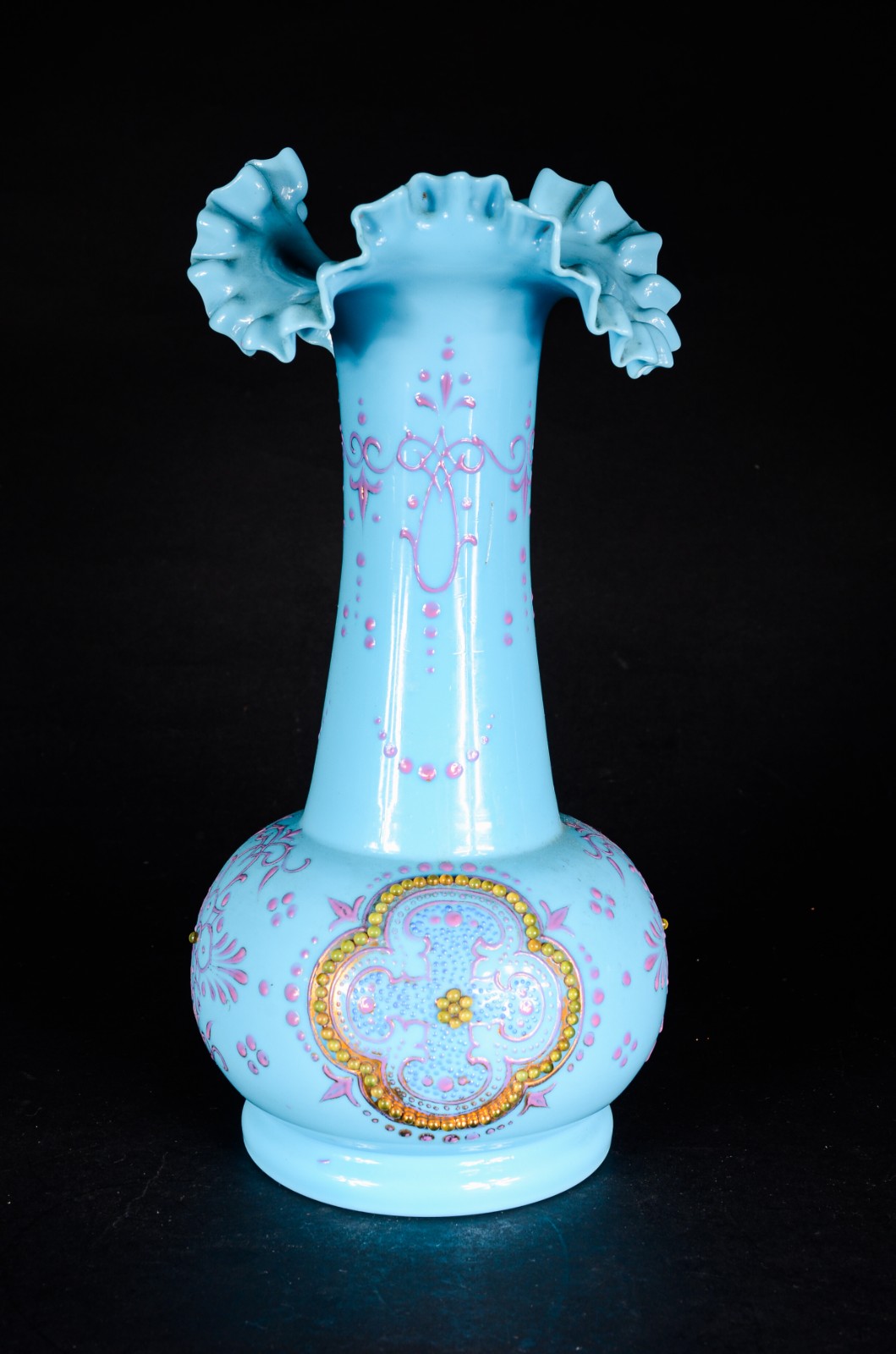 Vaso de opalina europeia na cor azul, decorada com guirlandas... - foto 1 de 6