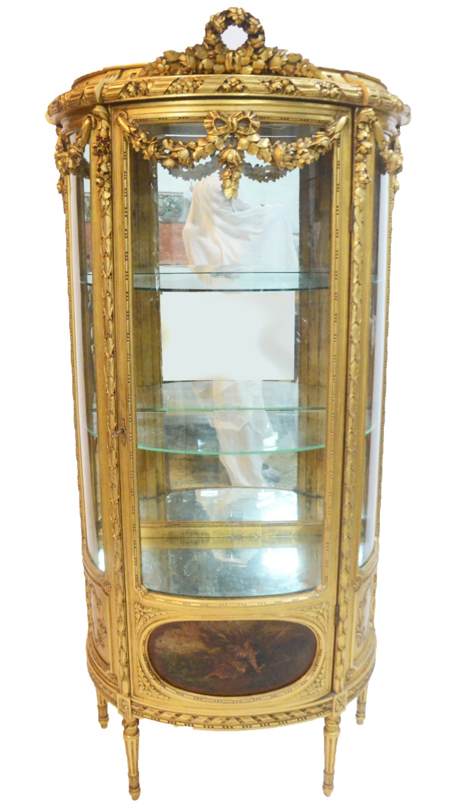 Vitrine estilo frances de madeira dourada, feitio bombé, prateleiras... - foto 2 de 10