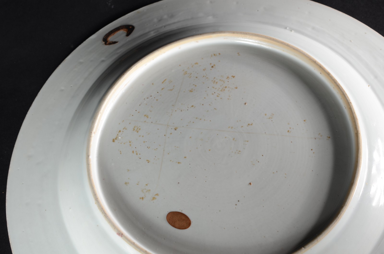 Medalhão em porcelana chinesa da Companhia da Índias, ornamentado em... - foto 6 de 6