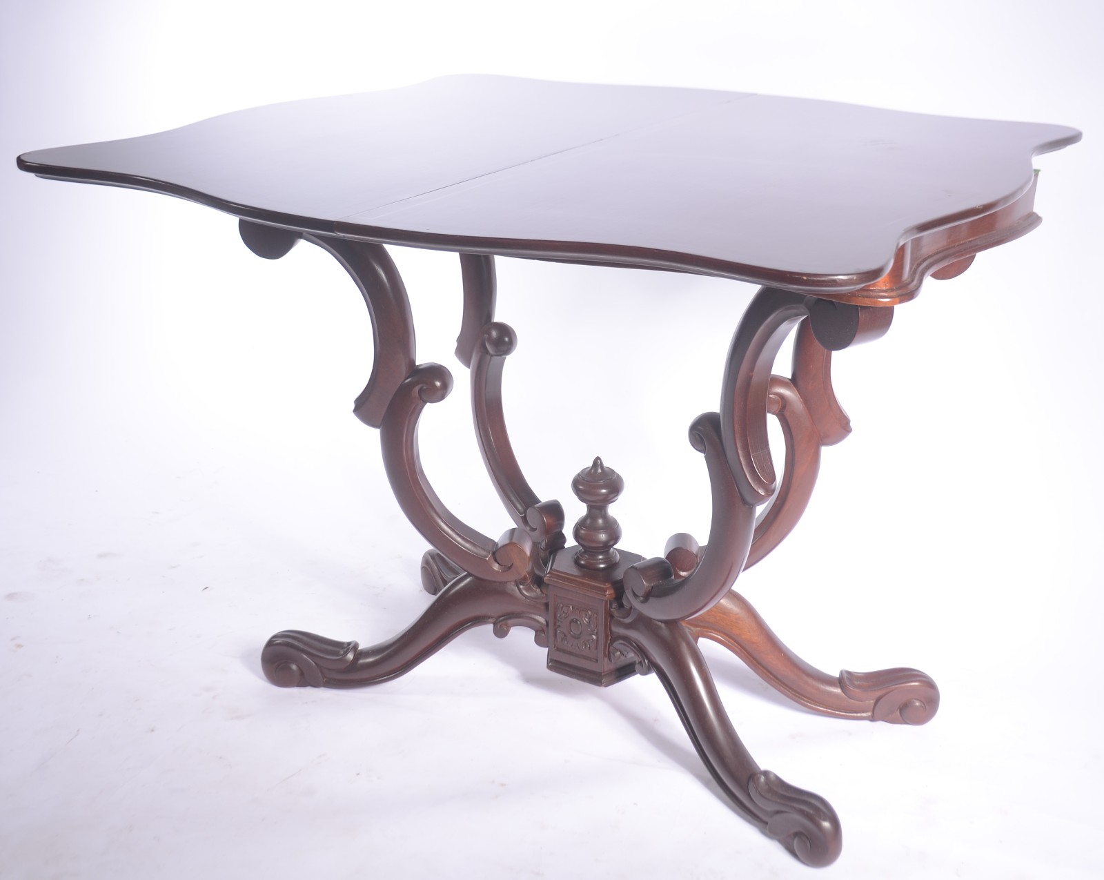 Elegante aparador/mesa de jogo de madeira nobre, tampo dobrável... - foto 3 de 11
