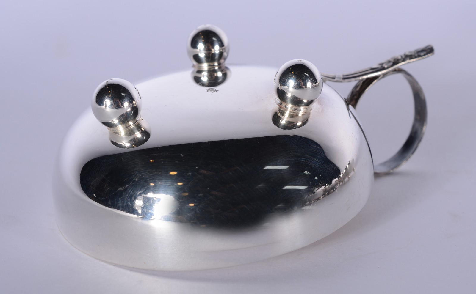 Conjunto com 24 taças para sorvete de metal prateado. - foto 3 de 4