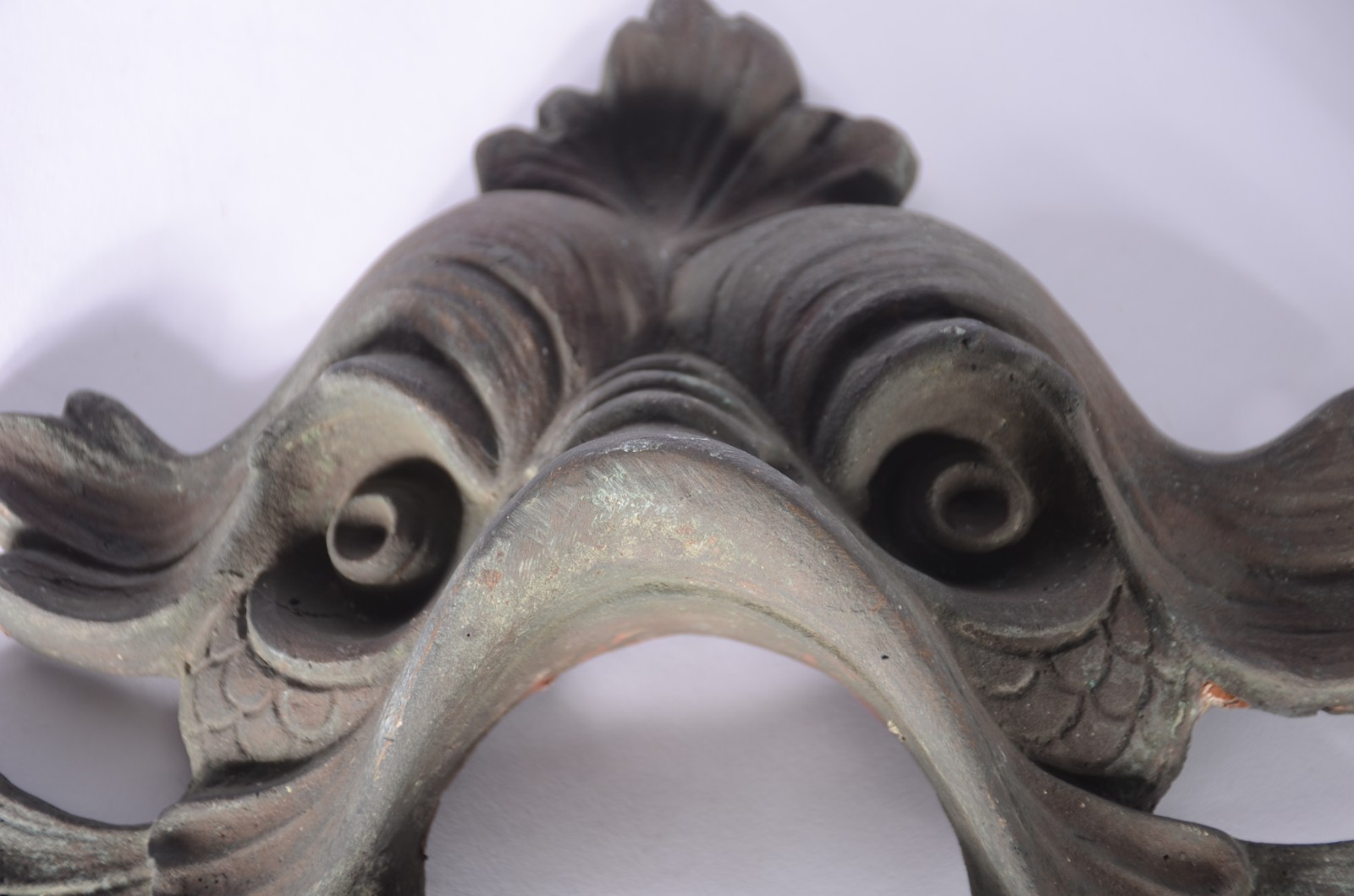 Par de esculturas de bronze representando "peixes". - foto 3 de 5