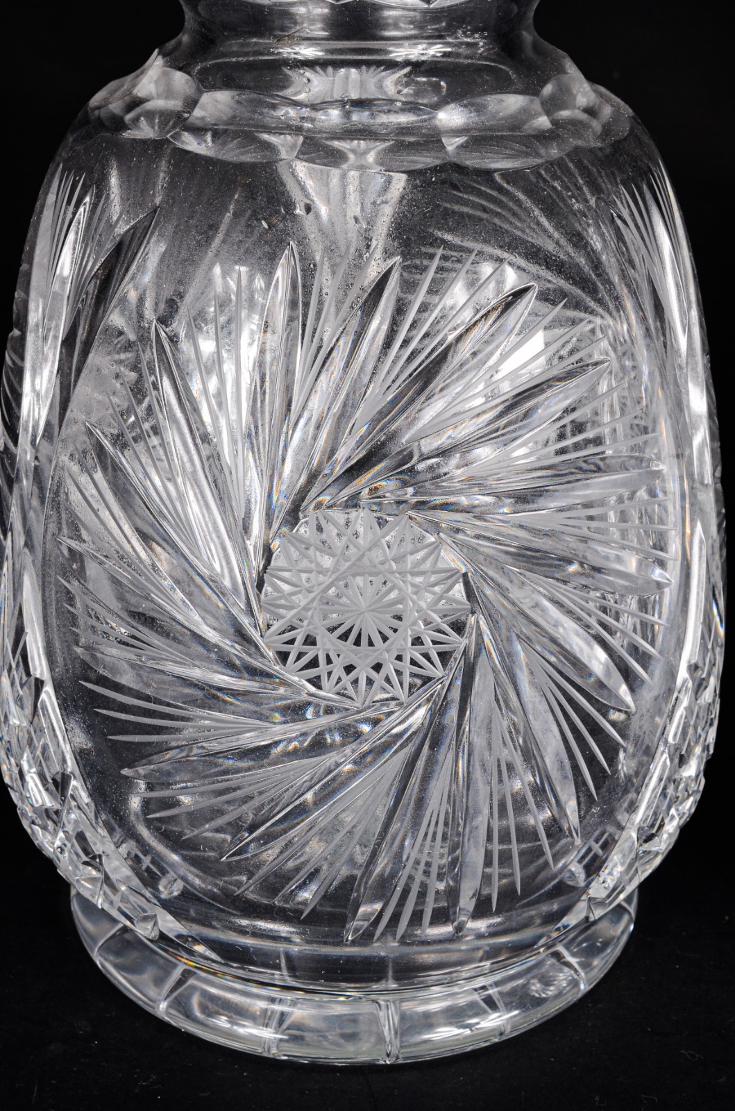 Par de grandes garrafas de cristal tcheco lapidado. Mínimo bicado na... - foto 2 de 9