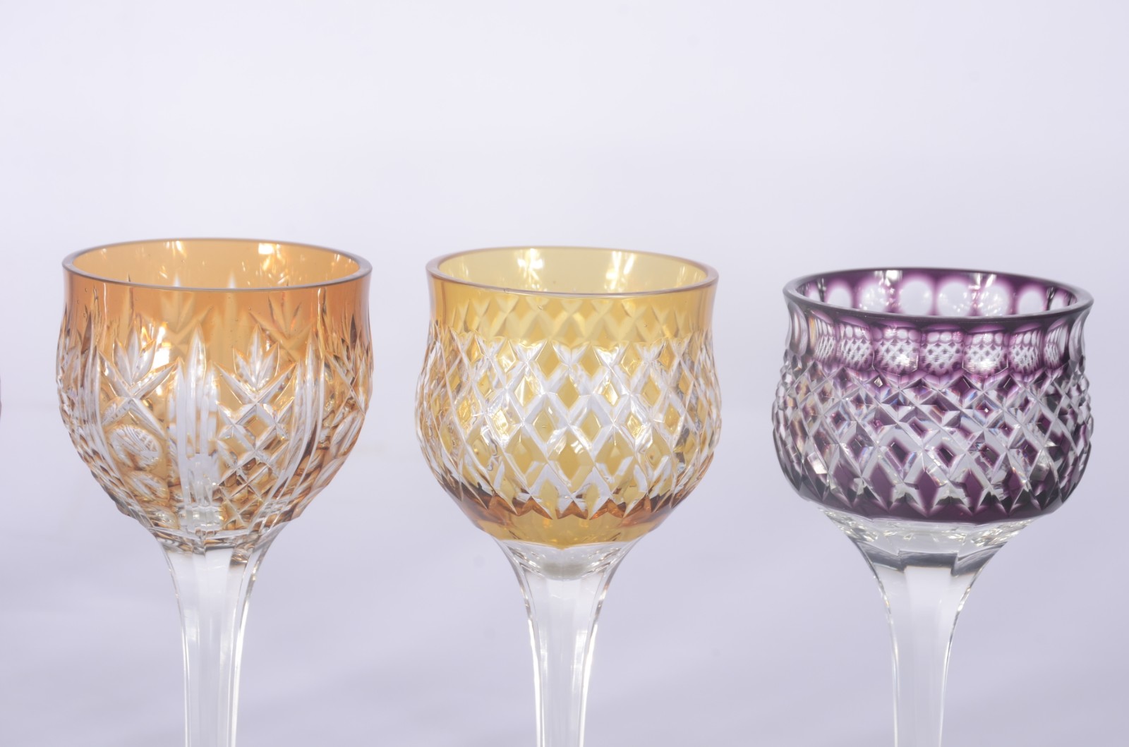 Conjunto com 7 taças para licor de cristal doublé em diversas cores e... - foto 2 de 5