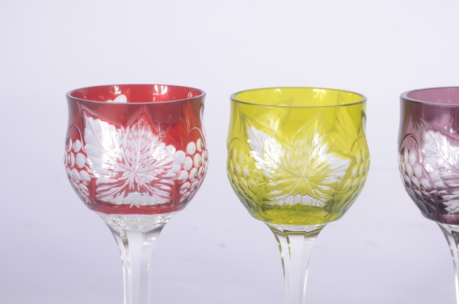Conjunto com 7 taças para licor de cristal doublé em diversas cores e... - foto 3 de 5