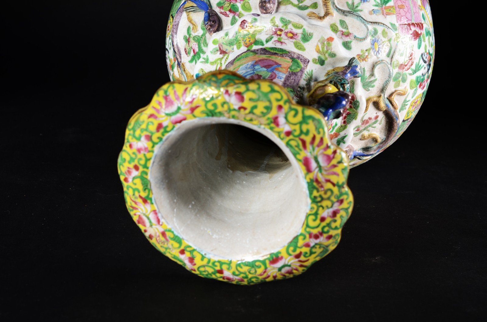 Original vaso de formato balaústre em porcelana chinesa, do reinado... - foto 8 de 10
