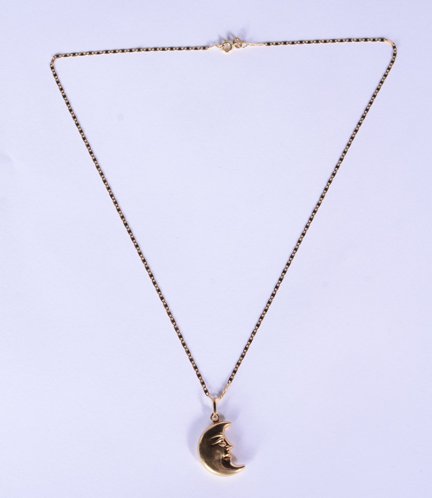 Colar com pendente feitio lua de ouro 18 k., contraste 750 mls.(Por... - foto 2 de 5