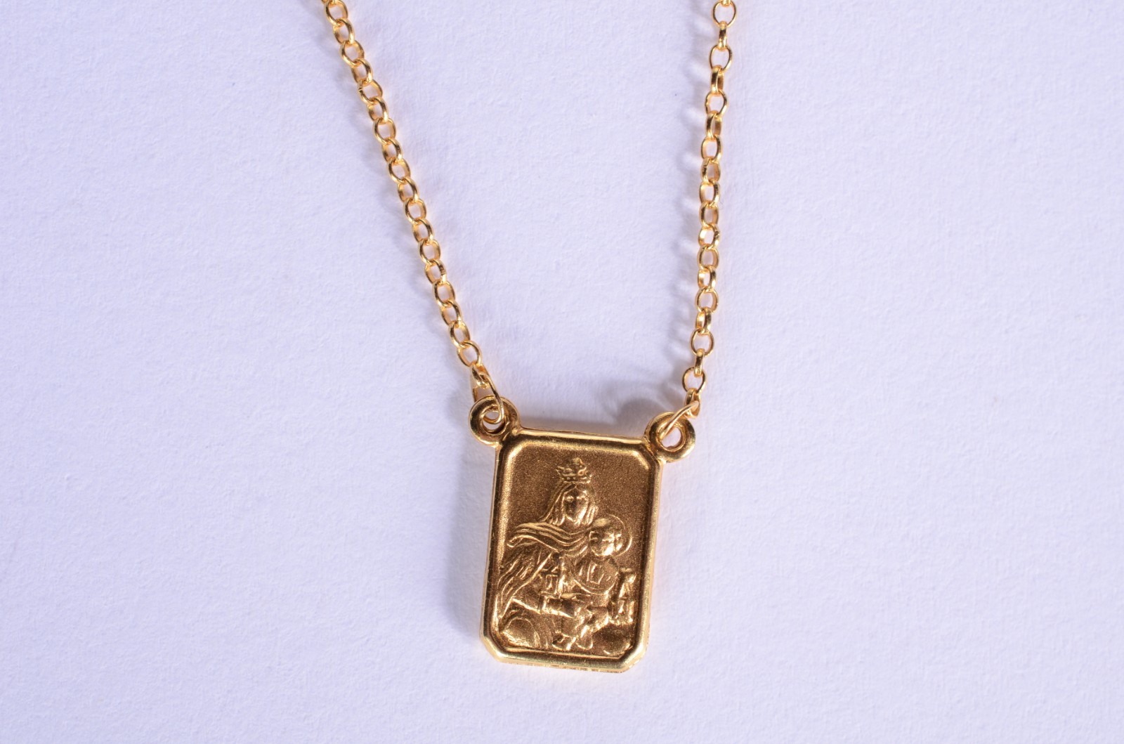 Colar com pendente com figura de Cristo de ouro 18 k., contraste 750... - foto 5 de 6