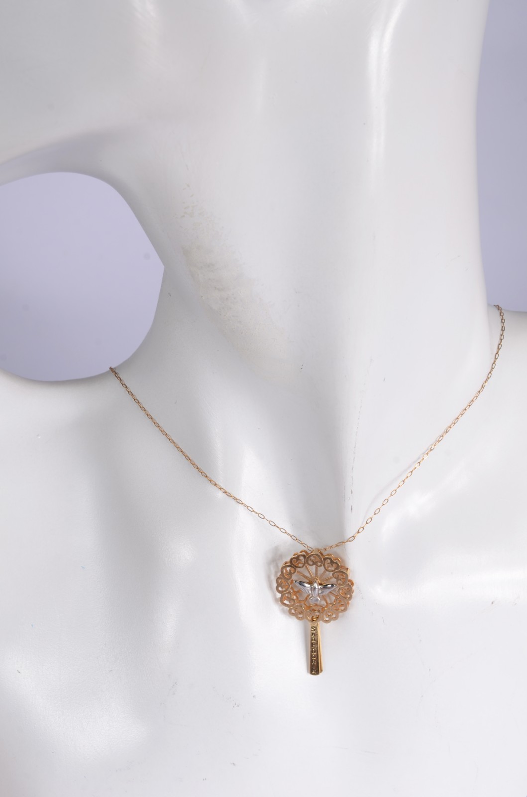 Colar com pendente na forma de mandala com de ouro 18 k., com pomba... - foto 7 de 7