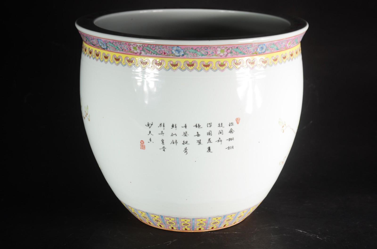 Cachepot de porcelana oriental decorado com flores e pássaro em... - foto 3 de 5
