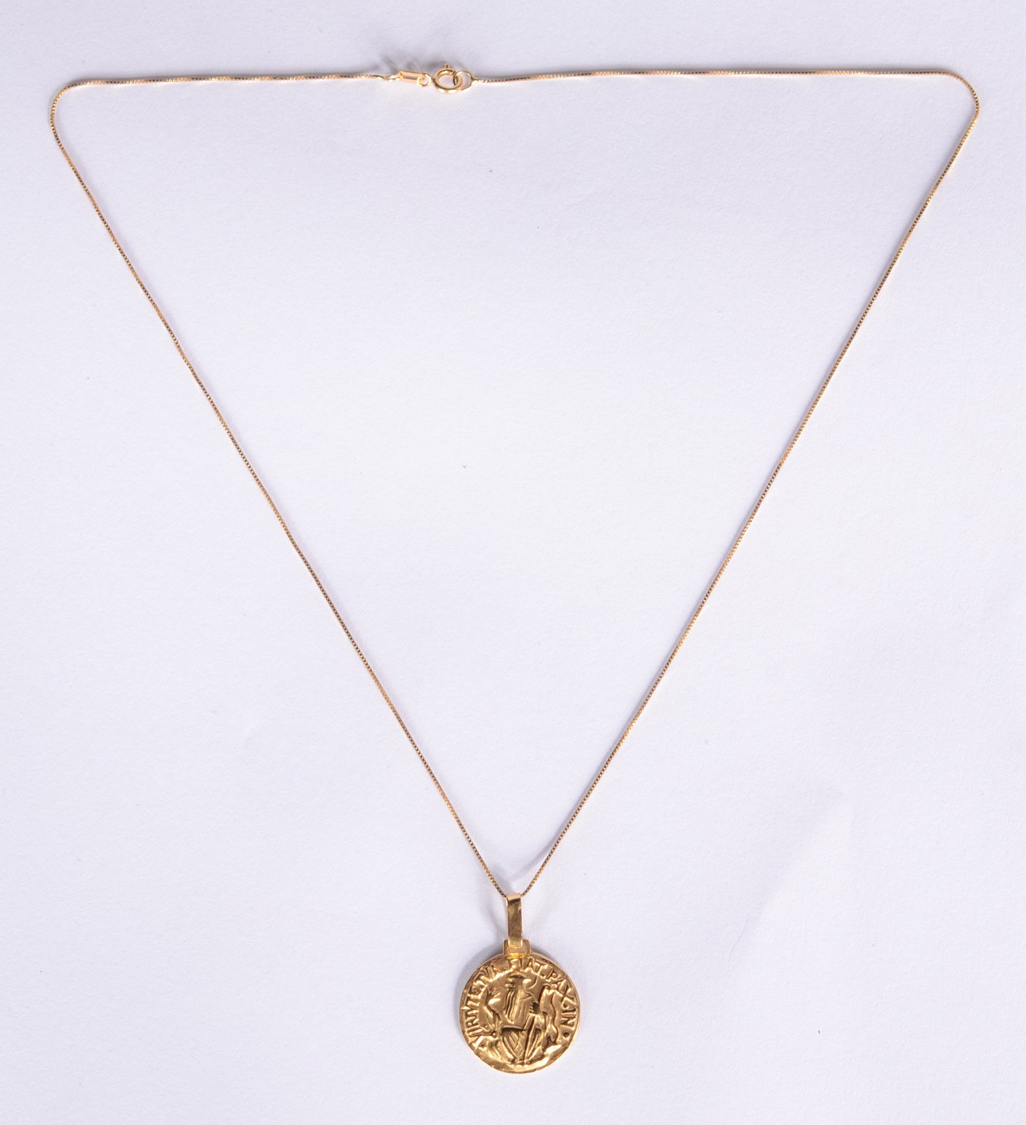 Colar com pendente Sacro de ouro 18 k., contraste 750 mls. (Por... - foto 2 de 5
