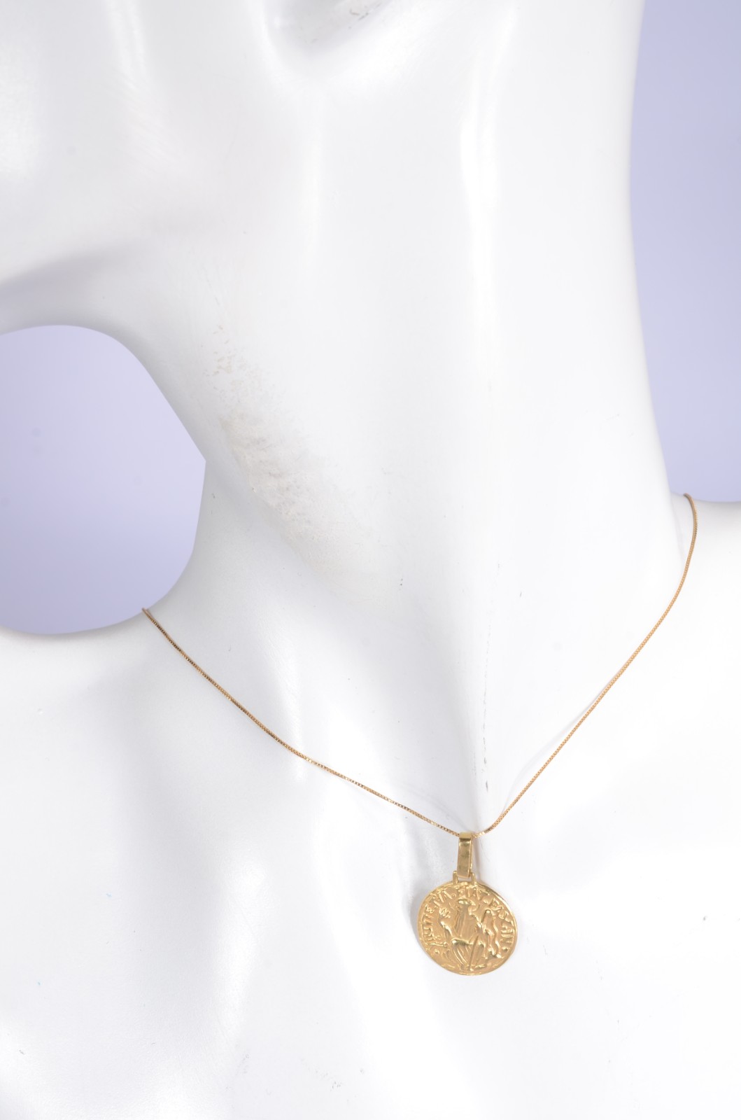 Colar com pendente Sacro de ouro 18 k., contraste 750 mls. (Por... - foto 5 de 5