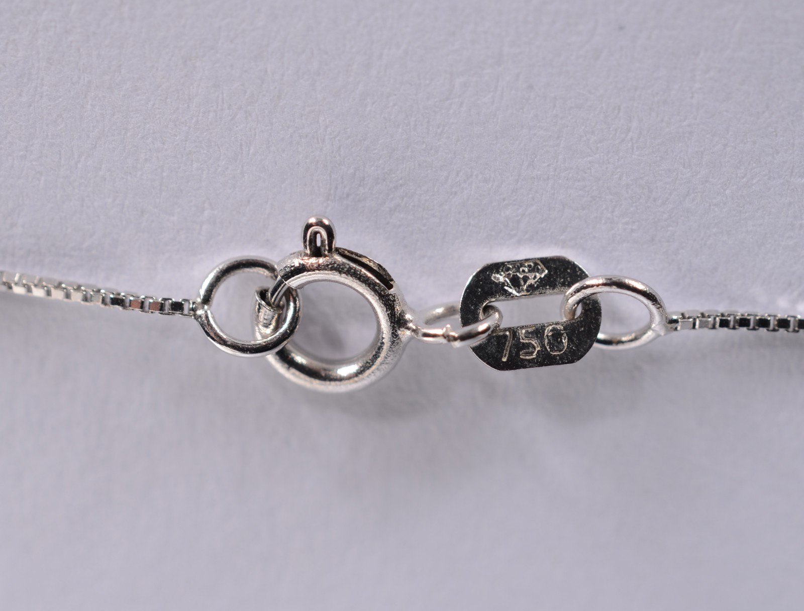 Colar com pendente com coração duplo com brilhante de ouro 18 k. (Por... - foto 5 de 6