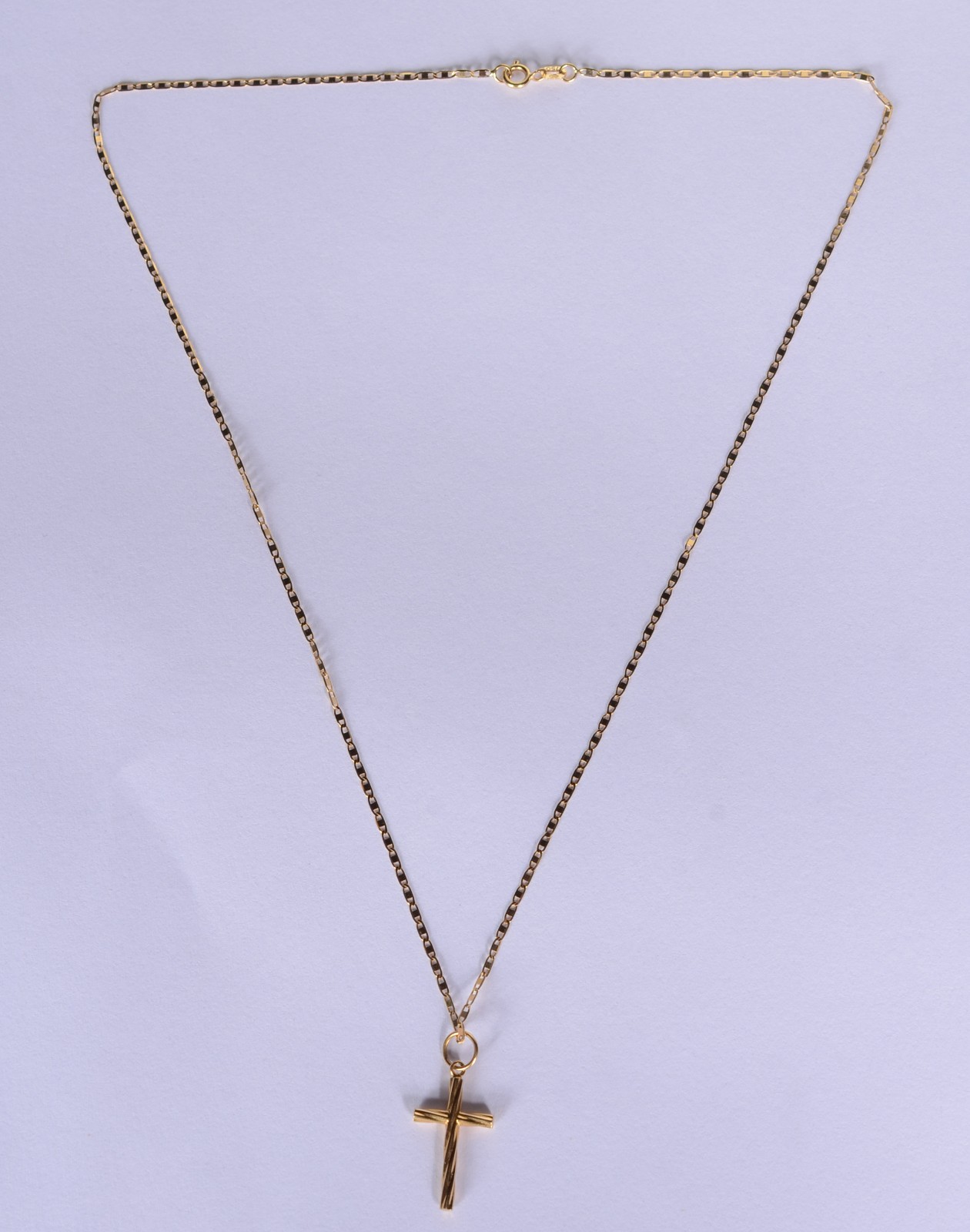 Colar com pendente feitio cruz de ouro 18k. (Por motivos de segurança... - foto 2 de 5