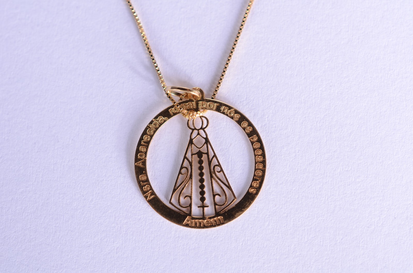 Colar de ouro 18 k., contraste 750 mls com pendente de Nossa Senhora... - foto 1 de 6