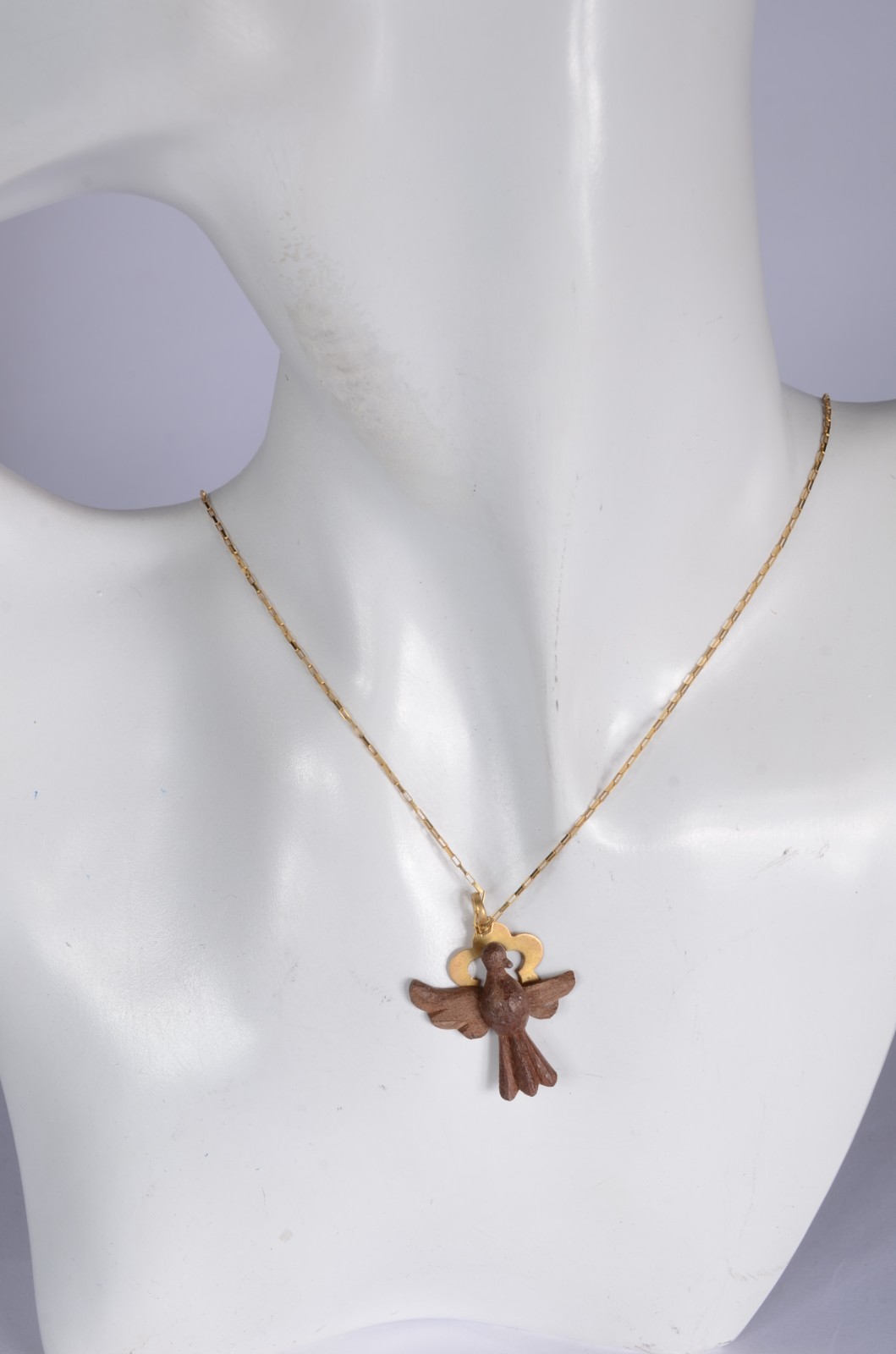 Colar com pendente feitio pomba da paz de ouro 18k., contraste 750... - foto 5 de 6
