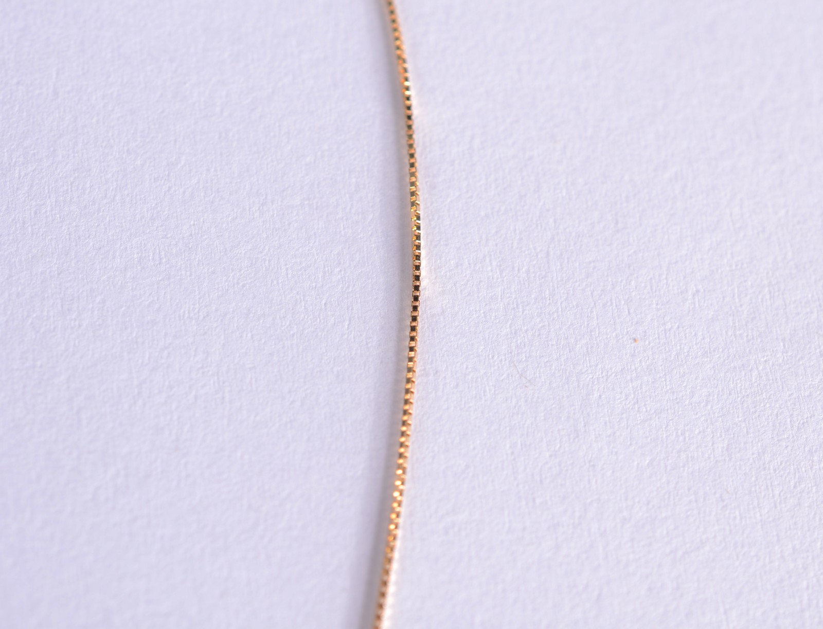 Colar com pendente de ouro 18 k., feitio globo. (Por motivos de... - foto 3 de 6