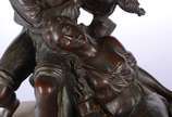 L.FAVERO, Casal de musicistas - Escultura de bronze com base de ônix (pequenos rachados na pedra). Faltando o arco do violino. Assinado. Desgastes.