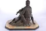 L.FAVERO, Casal de musicistas - Escultura de bronze com base de ônix (pequenos rachados na pedra). Faltando o arco do violino. Assinado. Desgastes.