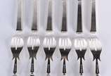Conjunto com 6 garfos e 6 facas para peixe de p... - Conjunto com 6 garfos e 6 facas para peixe de prata contrastada 800 mls. Peso total: 390 g. (Por motivos de segurança a peça não se encontra na ...