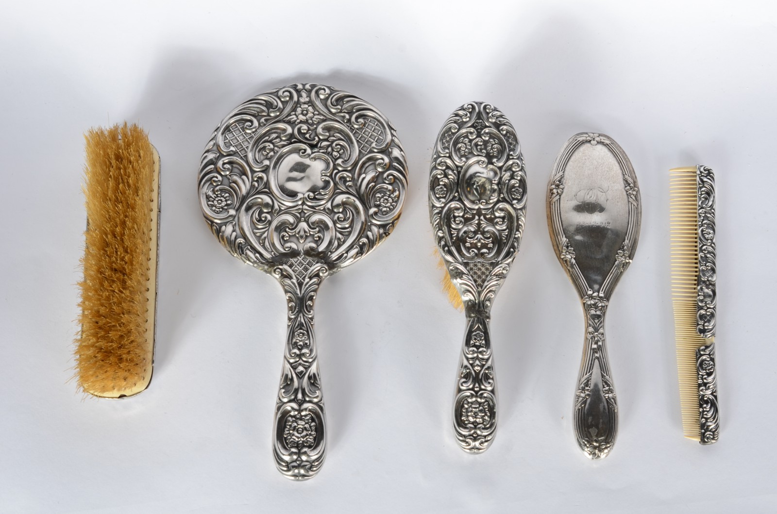Conjunto para toilette com 4 peças com guarnição de prata de lei... - foto 2 de 8