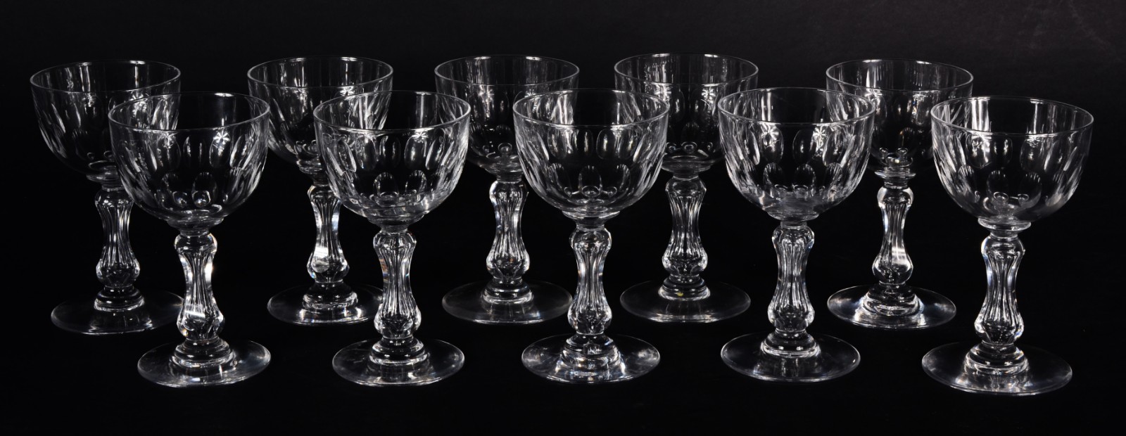 Conjunto com 10 antigas taças de cristal para vinho do Porto... - foto 1 de 7