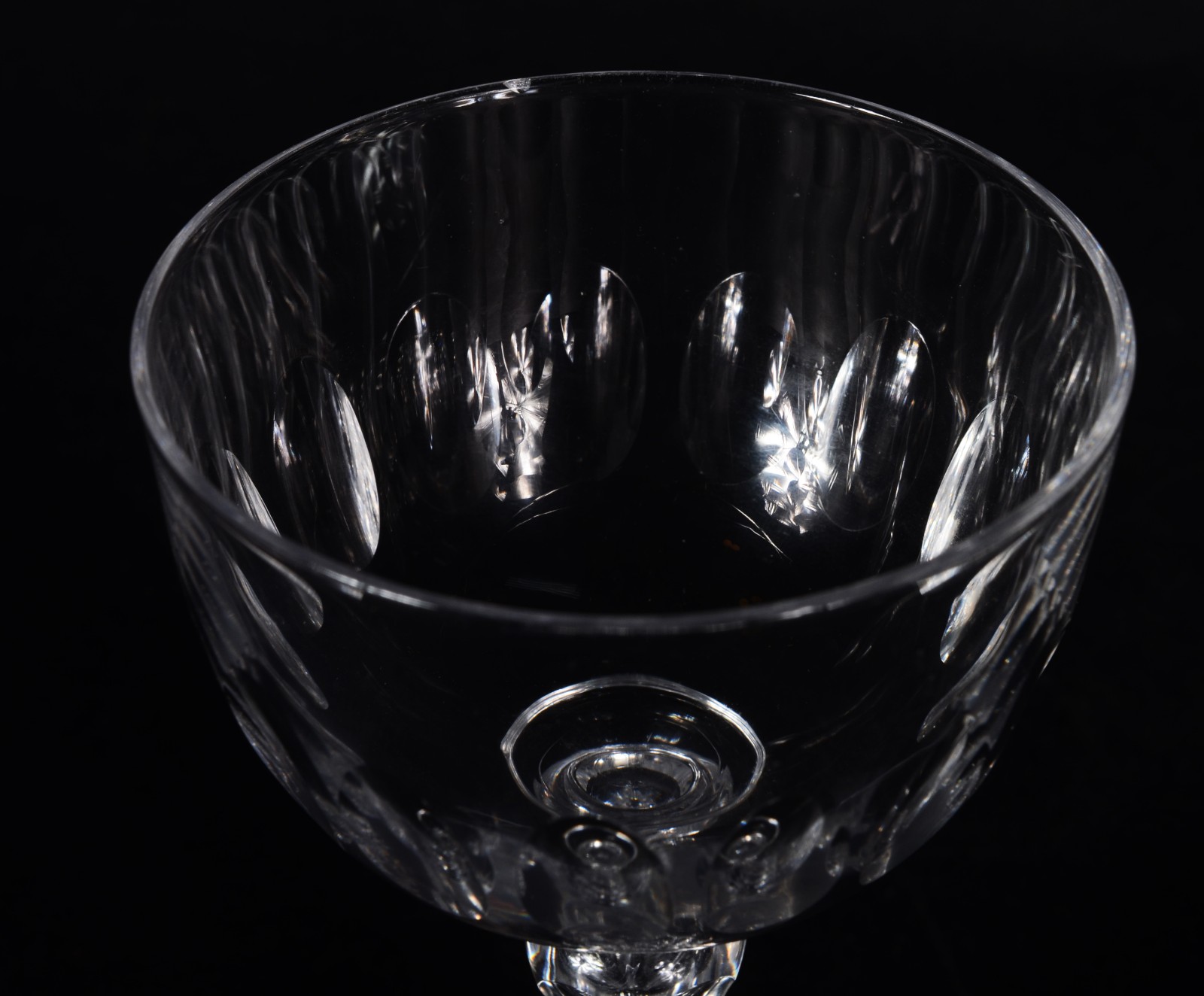 Conjunto com 10 antigas taças de cristal para vinho do Porto... - foto 3 de 7